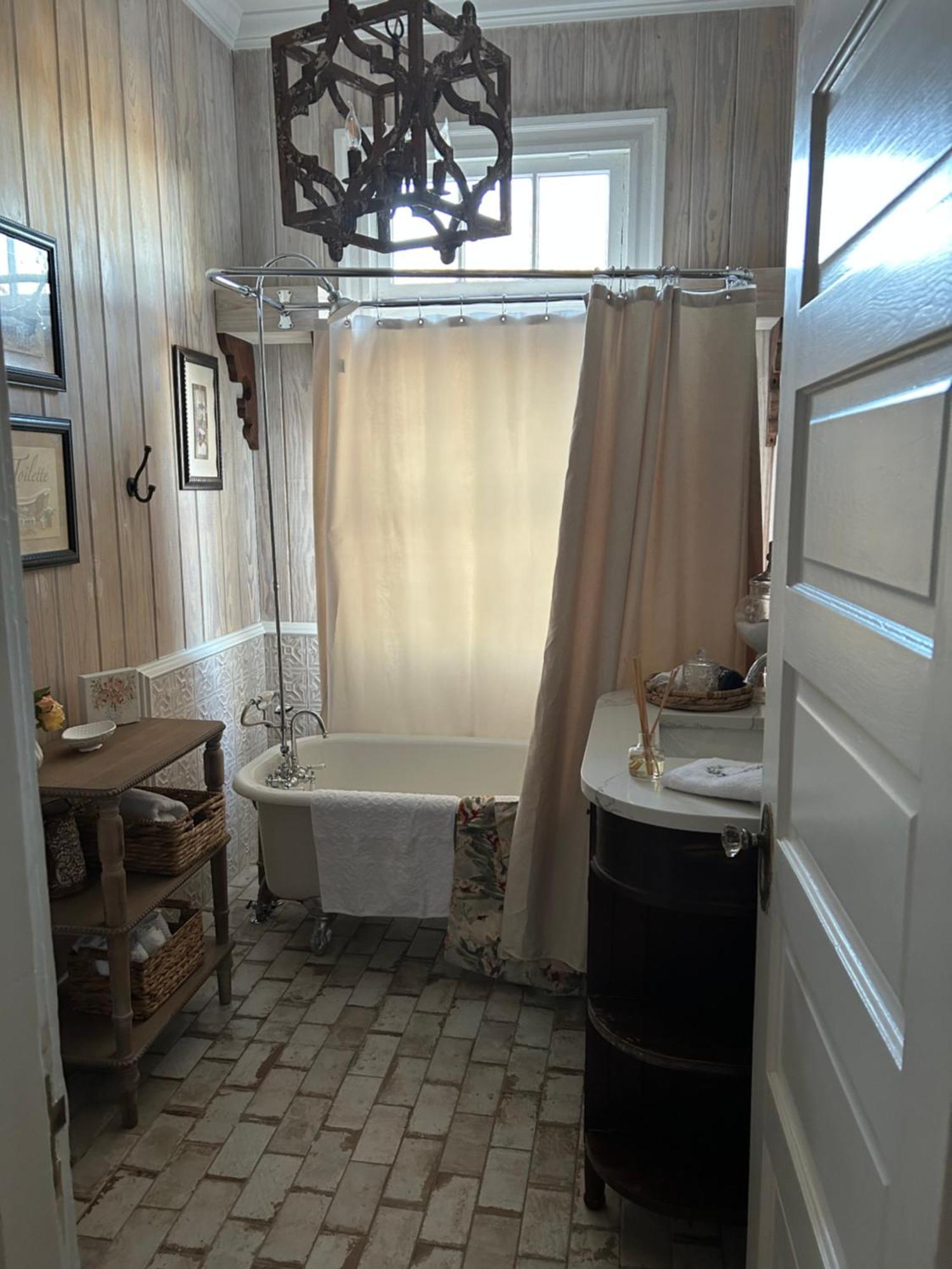 Jenny'S Downtown Hideaway Bed And Breakfast Laurel Exterior photo